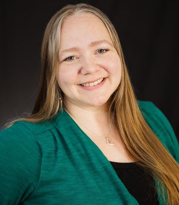 Portrait of Katy Kirsch, Realtor®.